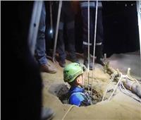 مصدر مغربي يكشف حقيقة توقف أعمال الحفر لإنقاذ الطفل ريان | خاص