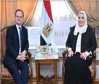 القباج تستقبل السفير البريطاني بالقاهرة بهدف تعزيز التعاون في مجالات تمكين التعاونيات الانتاجية