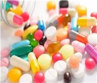 «غرفة الأدوية» تُحذر من شراء العلاج أون لاين 