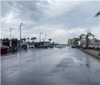 محافظ بورسعيد يشيد بجهود الأجهزة التنفيذية في سرعة رفع آثار الأمطار| صور