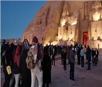 توافد الآلاف على معبد أبو سمبل لمشاهدة تعامد الشمس على وجه رمسيس الثاني