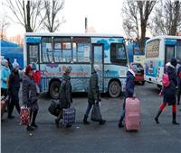 «الطوارئ الروسية» ترسل 228 طنا من المساعدات الإنسانية إلى مواطني دونباس الذين تم إجلاؤهم
