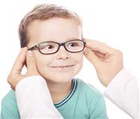 كيف تكتشفين إصابة طفلك بضعف النظر؟