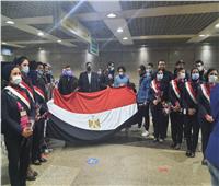 مطار القاهرة الدولي يستقبل الطلاب العائدين من أوكرانيا باحتفالية خاصة | صور 