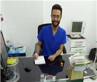حكايات| حلاق ونقاش ومصور.. رحلة كفاح طبيب الأسنان «كريم» في المنيا