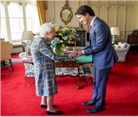 الملكة إليزابيث تلتقي رئيس وزراء كندا 