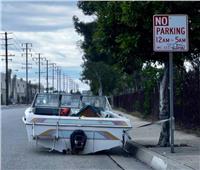 قارب مهجور بشوارع كاليفورنيا يتحدى القوانين الأمريكية