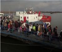 هروب جماعي لعدد من اللاجئين الأوكرانيين فرارا من الحرب عبر النهر | فيديو 