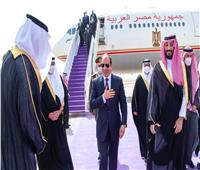 الرئيس السيسي يلتقي ولي العهد السعودي خلال زيارته للرياض