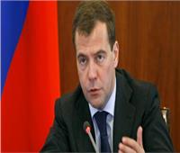 ميدفيديف: لن نسمح للشركات المغادرة بالعودة لروسيا