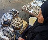 في شهر المرأة | بائعة السمك: «هفضل اشتغل لحد آخر يوم في عمري»