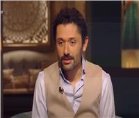 كريم محمود عبدالعزيز: أخبرت والدي برفضي التمثيل بعد مسلسل مع دلال عبدالعزيز