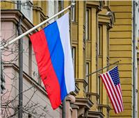 موسكو تستدعي السفير الأمريكي بسبب وصف بوتين بـ«مجرم حرب»
