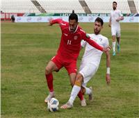 بعد أحداث الشغب.. حكم مباراة لبنان وسوريا ينسحب من الملعب