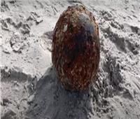العثور على قذيفة تعود للقرن الـ18 على شاطئ بولاية فلوريدا| فيديو  
