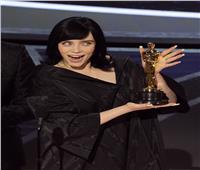 بيلي أيليش تفوز بجائزة الأوسكار لأفضل أغنية في فيلم جيمس بوند | فيديو