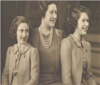 تكريم مؤثر للملكة الأم..الملكة «إليزابيث» تحتفل بعيد الأم مع والدتها وأختها