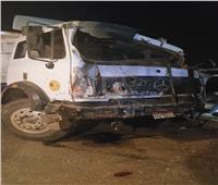 مصرع 3 وإصابة 18 في حادث تصادم أتوبيس بشاحنة في السويس| صور