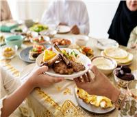عادات خاطئة عند الإفطار في رمضان حاول ألا تفعلها