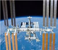 صور| التقاط صورة لمحطة الفضاء الدولية تظهر رائدي فضاء يقومان بالسير بالفضاء
