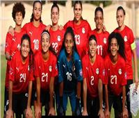 منتخب الكرة النسائية بالزي التقليدي أمام الهند