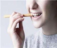 ما حكم استعمال السواك أو المعجون وفرشاة الأسنان أثناء الصوم؟ الإفتاء تُجيب   