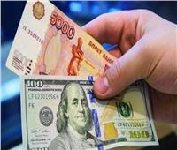فايننشال تايمز: العقوبات الغربية ضد روسيا قد تقوض الدولار