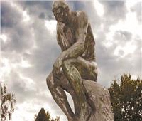 طرح نسخة برونزية من تمثال «المفكر» الشهير للنحات الفرنسي أوجوست رودان