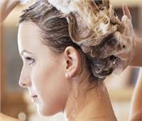 دراسة بريطانية تحسم الجدل حول عدد مرات غسل الشعر