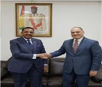 السفير المصري في كوناكري يلتقي وزير الصحة الغيني لتباحث التعاون بين البلدين