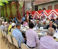 إقامة مائدة إفطار جماعي بقرية الشيخ حسين في المنيا
