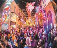 ليالي رمضان في شارع المعز ترسم البهجة على وجوه المصريين|فيديو