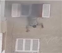 مصرع شخص أشعل النار في شقة وقفز من الدور الرابع بالإسماعيلية | صور