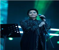 شيرين تهدي الرئيس السيسي أغنية «أنت عمري» في حفلها بأبو ظبي    