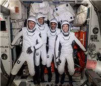 سبيس إكس تُعيد 4 رواد فضاء إلى الأرض| فيديو