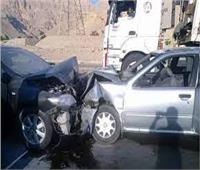 إصابة 12 شخصا في تصادم سيارتين بسوهاج