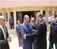 سعفان ومحافظ القاهرة يتفقدان مقر قبول طلبات الترشح للانتخابات العمالية