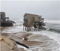 انهيار منزلين على شاطئ البحر بأوتر بانكس في أمريكا| فيديو
