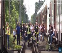 الشرطة الألمانية تلقي القبض على مسلح حاول طعن الركاب داخل قطار| فيديو
