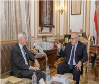 رئيس جامعة القاهرة والسفير الفرنسي يبحثان التعاون في المجالات البحثية 