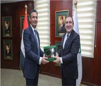 رئيس البريد يستقبل سفير أذربيجان لبحث التعاون المشترك
