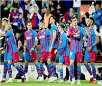برشلونة يصدم لاعبيه قبل الميركاتو الصيفي المقبل 