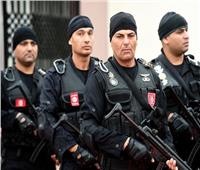 قبل اجتيازهم للحدود بطريقة غير شرعية .. الأمن التونسى يضبط 48 شخصا 