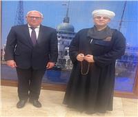 محافظ بورسعيد يستقبل المنشد الديني محمود التهامي