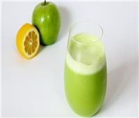 مشروبات منعشة| أسهل طريقة لإعداد عصير التفاح الأخضر بالليمون 