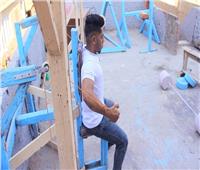 شاب مصري يخترع صالة جيم من الخشب والحجارة فوق سطح منزله | فيديو
