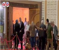 الإعلامي عمرو الليثي يقدم واجب العزاء في سمير صبري | فيديو 