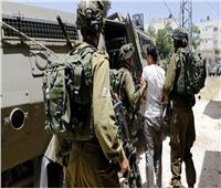 قوات الاحتلال الإسرائيلي تعتقل ثلاث مواطنين في الخليل