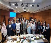 مستشفي الشيخ زايد التخصصي تحتفل باليوم العالمي للتصلب المتعدد