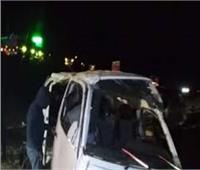 مصرع وإصابة 9 أشخاص في انقلاب سيارة نقل بطريق السويس الصحراوي